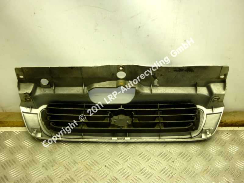 Suzuki Baleno 1 Kombi EG Grill Kühlergrill silbermetallic BJ1997